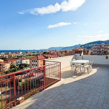 Bella Vista - By Ligooria Lägenhet Pietra Ligure Exteriör bild