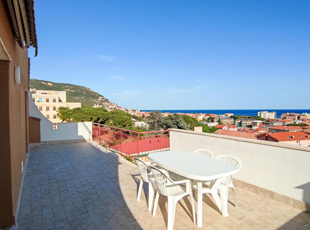 Bella Vista - By Ligooria Lägenhet Pietra Ligure Exteriör bild